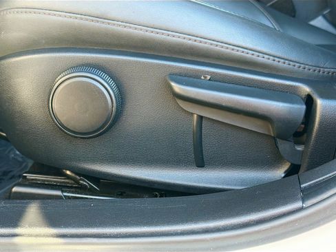 Used 2023 MAZDA MAZDA3 s image 23