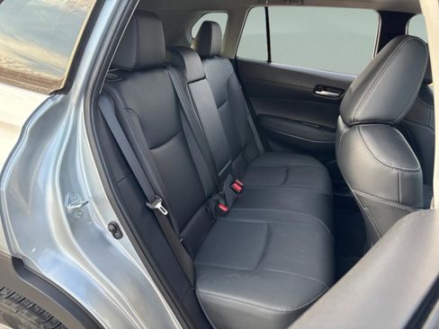 Used 2022 Toyota Corolla Cross XLE image 33