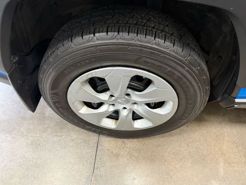 Used 2019 Toyota RAV4 LE w/ All Weather Liner Package AWD/4WD image 32