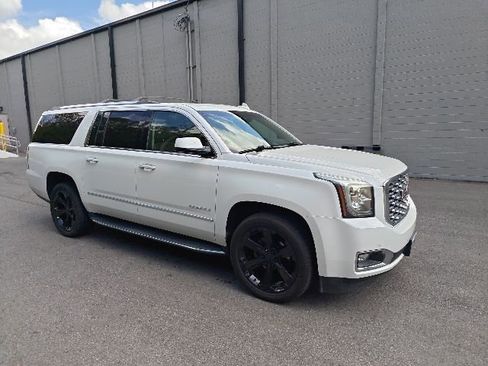 Used 2019 GMC Yukon XL Denali w/ Open Road Package image 1