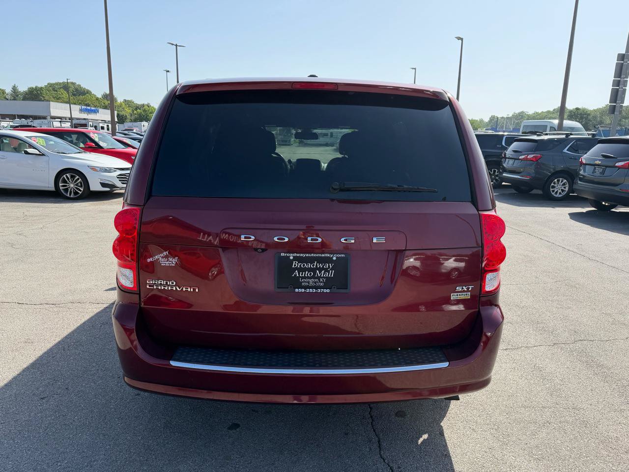 Used 2019 Dodge Grand Caravan SXT FWD image 4