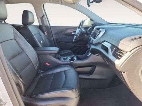 Used 2024 GMC Terrain SLT image 15