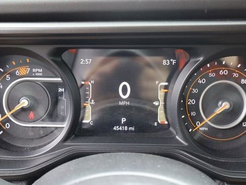 Used 2024 Jeep Wrangler Unlimited Rubicon AWD/4WD image 8