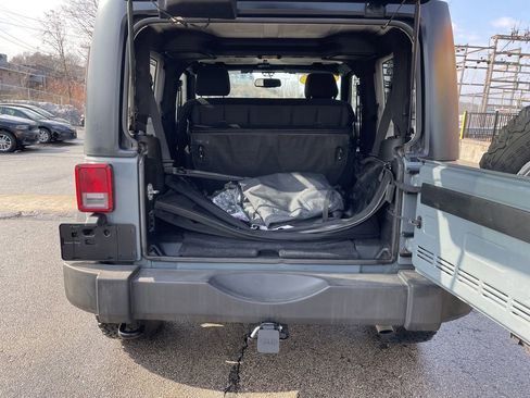 Used 2015 Jeep Wrangler Sport AWD/4WD image 13