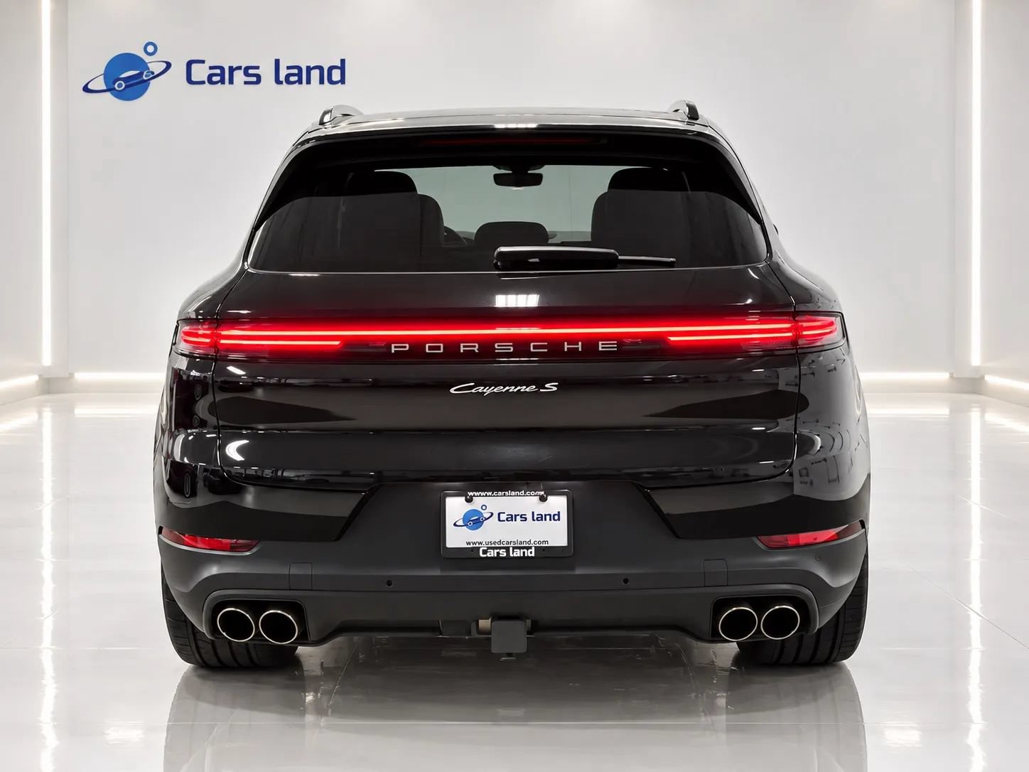 Used 2024 Porsche Cayenne S AWD/4WD image 4