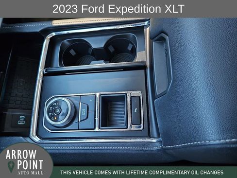 Used 2023 Ford Expedition XLT image 28