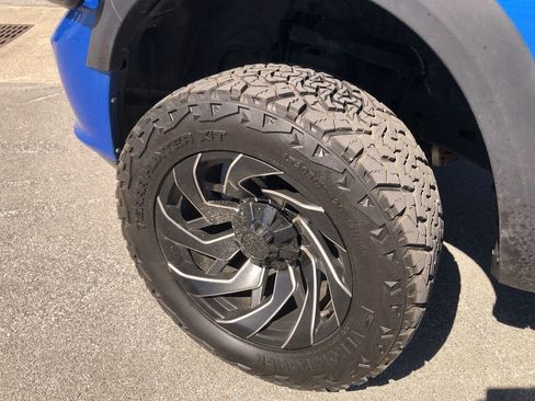 Used 2018 RAM 1500 Sport w/ Hydro Blue Sport Package AWD/4WD image 10