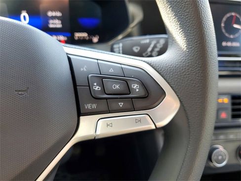 Certified 2022 Volkswagen Taos S image 27