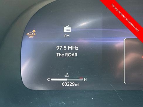Used 2023 Toyota Highlander Limited FWD image 11