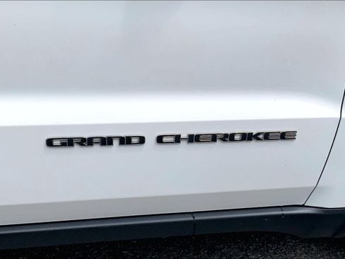Used 2020 Jeep Grand Cherokee Limited AWD/4WD image 7