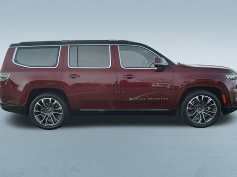Used 2022 Jeep Grand Wagoneer Series III image 10