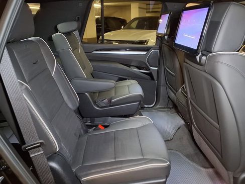 New 2026 Cadillac Escalade Sport AWD/4WD image 7
