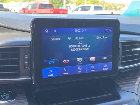 Used 2020 Ford Explorer Limited w/ Class III Trailer Tow Package AWD/4WD image 21