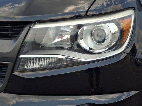 Used 2017 Chevrolet Colorado Z71 AWD/4WD image 9