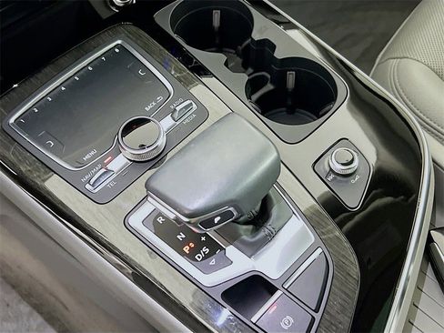 Used 2019 Audi Q7 3.0T Prestige w/ Prestige Package image 19