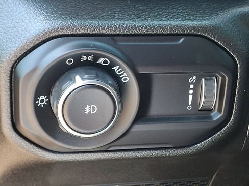 Used 2023 Jeep Wrangler Unlimited Sport AWD/4WD image 27