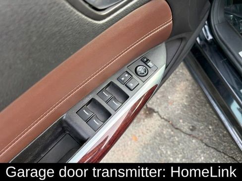 Used 2017 Acura TLX image 18