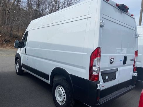 Used 2024 RAM ProMaster 2500 w/ Safety Group image 8