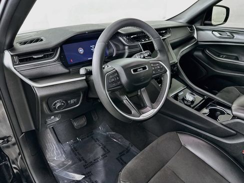 Certified 2023 Jeep Grand Cherokee Altitude AWD/4WD image 17