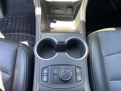 Used 2022 GMC Terrain SLT AWD/4WD image 15