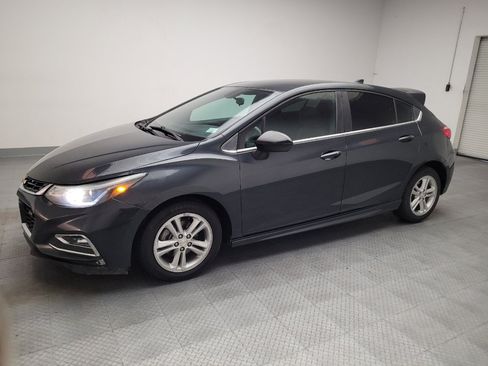 Used 2018 Chevrolet Cruze LT w/ Convenience Package FWD image 2