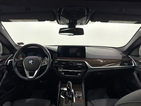 Certified 2023 BMW 530i xDrive w/ Premium Package AWD/4WD image 8