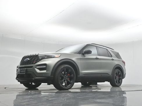 Certified 2020 Ford Explorer ST w/ ST Street Pack image 47
