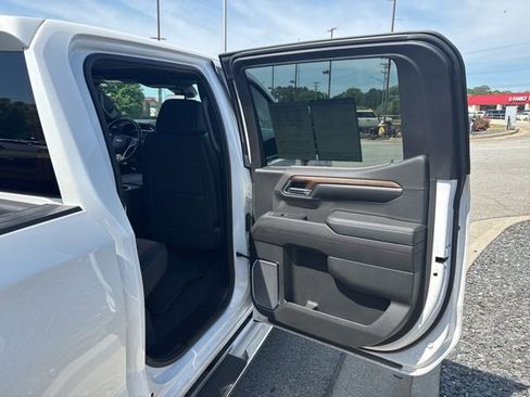 Used 2024 Chevrolet Silverado 1500 High Country w/ Technology Package AWD/4WD image 24