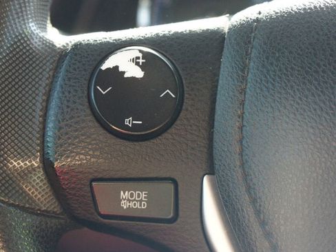 Used 2017 Toyota Corolla LE image 7