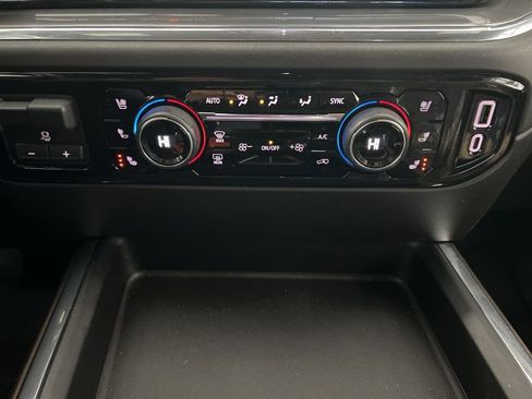 Used 2024 Chevrolet Silverado 3500 High Country image 17