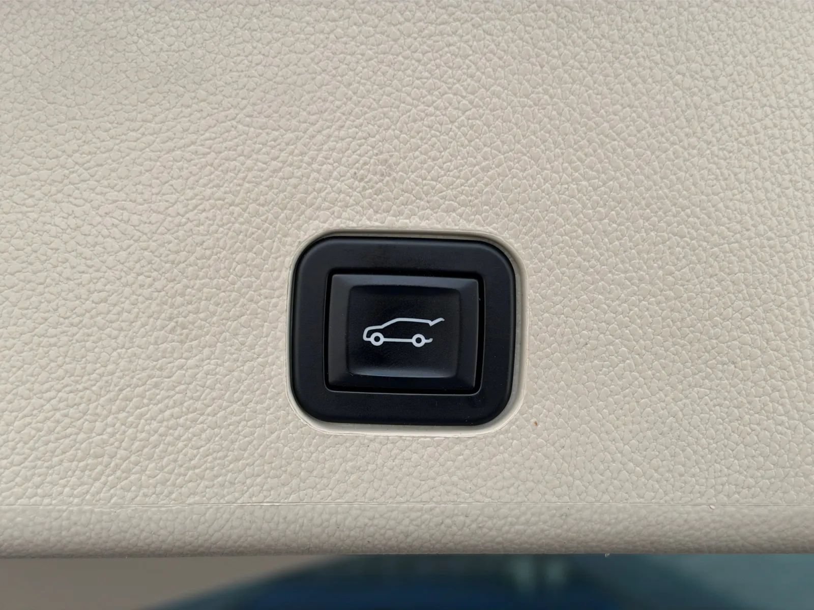 Used 2011 Cadillac SRX Luxury FWD image 19