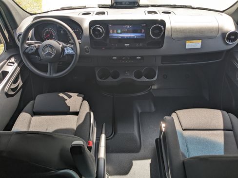 New 2025 Mercedes-Benz Sprinter 2500 image 10