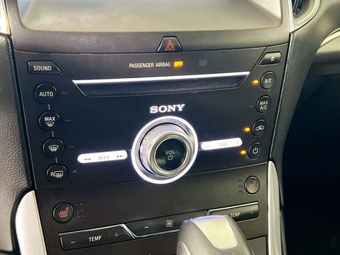 Used 2018 Ford Edge Titanium w/ Technology Package image 27