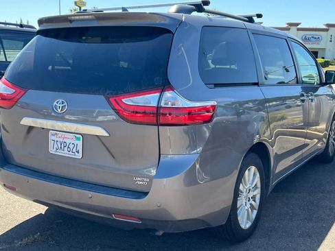 Used 2016 Toyota Sienna Limited AWD/4WD image 4