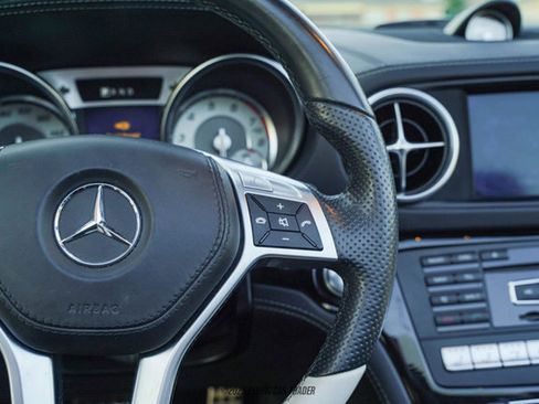 Used 2015 Mercedes-Benz SL 550 image 41