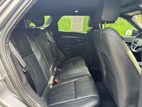 Used 2023 Land Rover Range Rover Evoque R-Dynamic SE AWD/4WD image 17