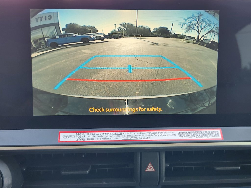 Used 2026 Toyota Prius XLE FWD image 18