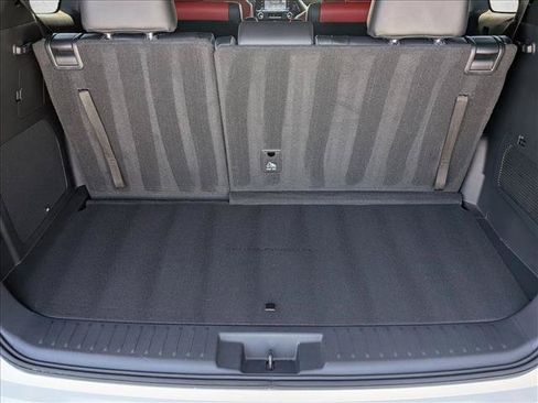 Used 2021 Toyota Highlander XSE FWD image 6