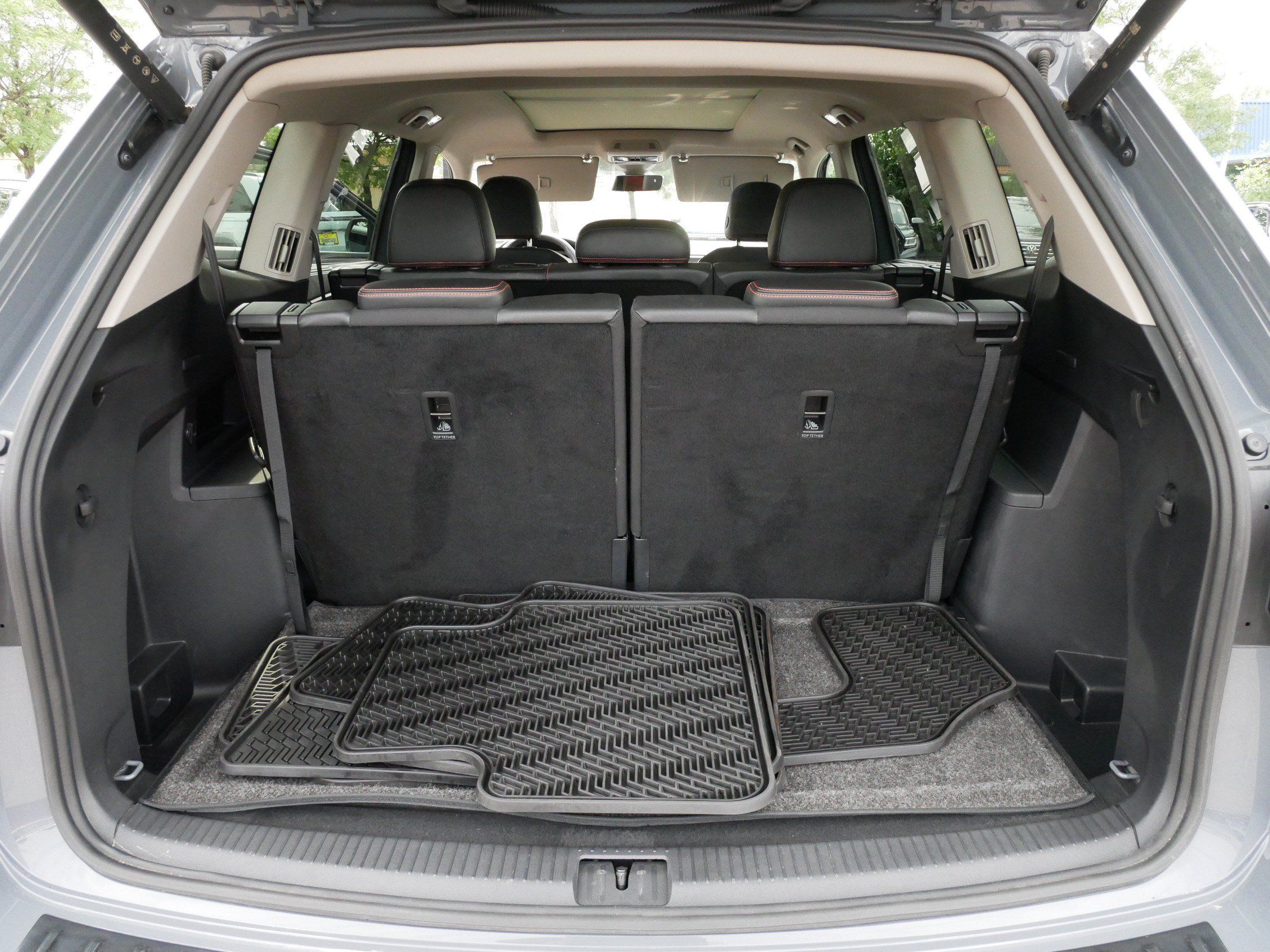 Certified 2024 Volkswagen Atlas Peak Edition SEL AWD/4WD image 18