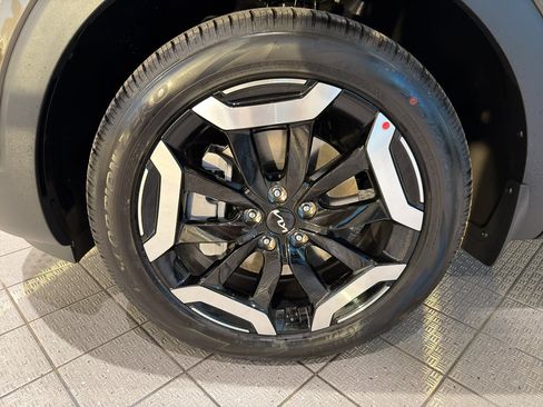 New 2025 Kia Telluride S image 9