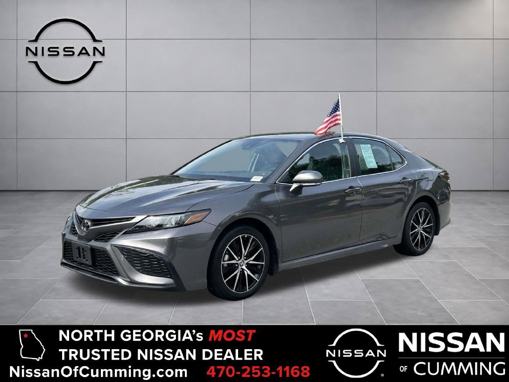Used 2023 Toyota Camry SE FWD image 1