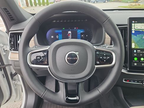 Used 2026 Volvo XC90 B6 Plus w/ Protection Package Premier AWD/4WD image 23