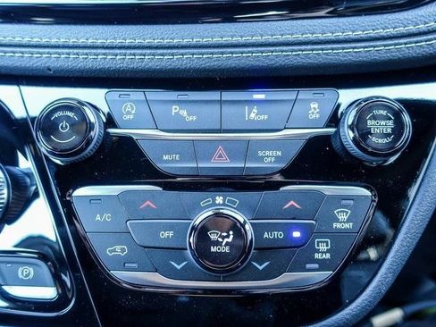 New 2026 Chrysler Pacifica Select w/ S Appearance Package FWD image 15