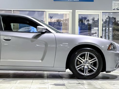 Used 2014 Dodge Charger SE image 32