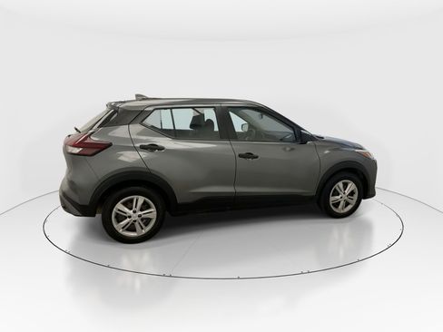 Used 2021 Nissan Kicks S image 8