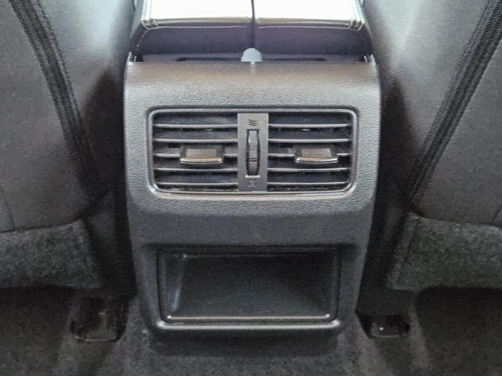 Used 2024 Nissan Rogue S FWD image 29