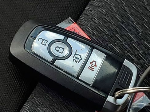 Used 2024 Ford Explorer XLT image 38