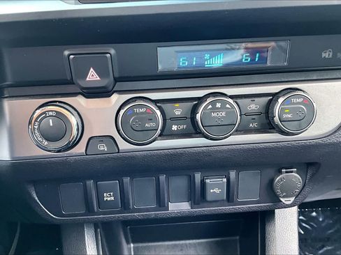 Used 2021 Toyota Tacoma SR AWD/4WD image 34