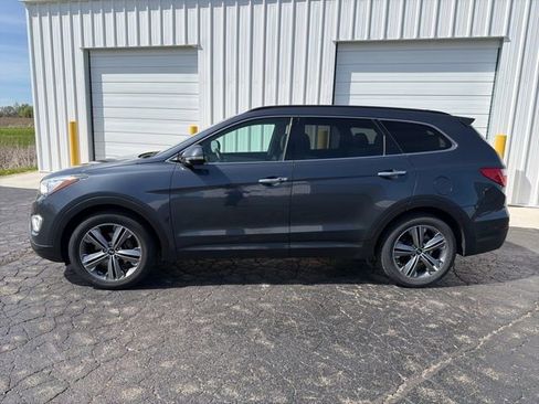 Used 2016 Hyundai Santa Fe SE w/ Option Group 02 AWD/4WD image 2