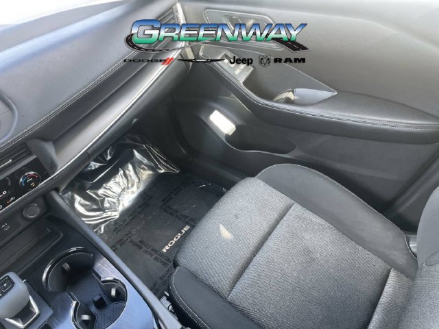Used 2024 Nissan Rogue SV AWD/4WD image 13